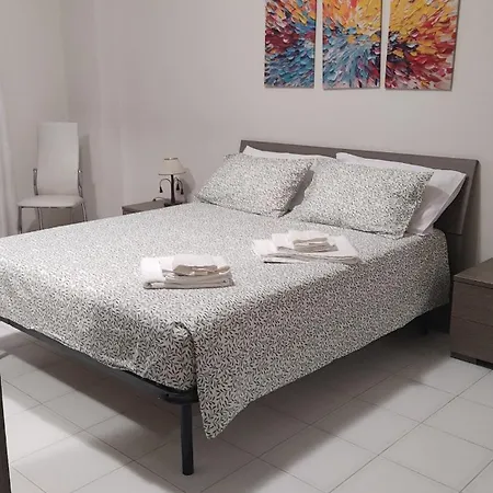 Апартаменты Brezza Dello Stretto Mili Marina