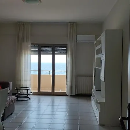 Brezza Dello Stretto Mili Marina
